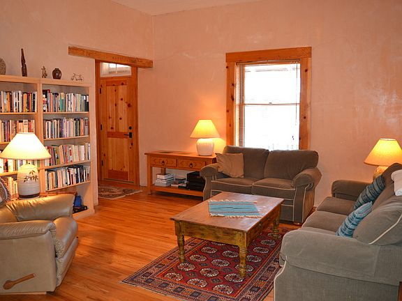 2nd image of 609 N East St