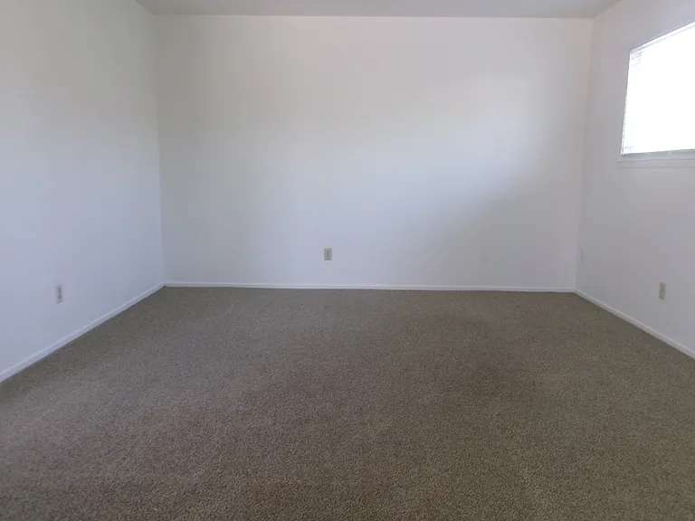 2109 California Dr — Photo 7