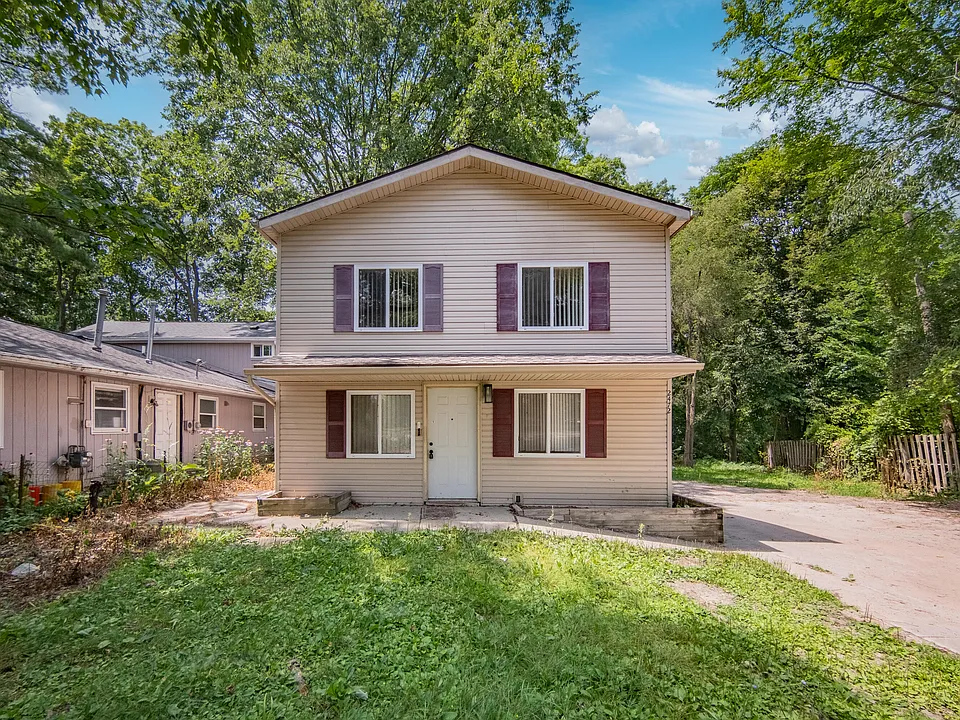 2472 Hawks Ave #1