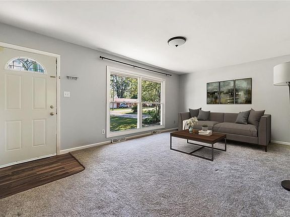 3rd image of 4911 Harman Dr