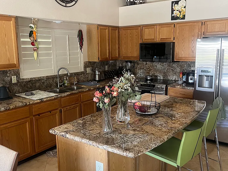 4209 E Rock Wren Rd — Photo 6