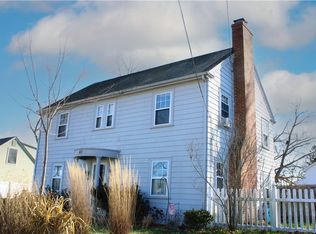 40 Brewster Dr, Warwick, RI 02889
