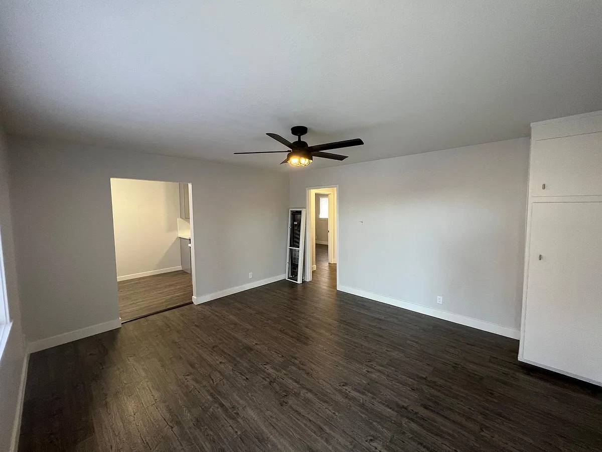 Building Photo - 508 N Fair Oaks Ave