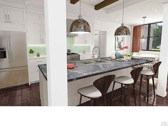 4th image of 304 Lake Wood Pl