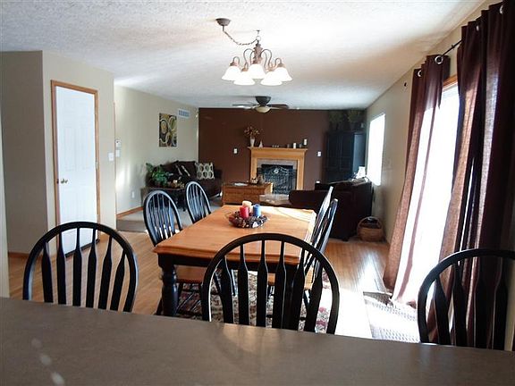 5th image of 923 Heritage Dr