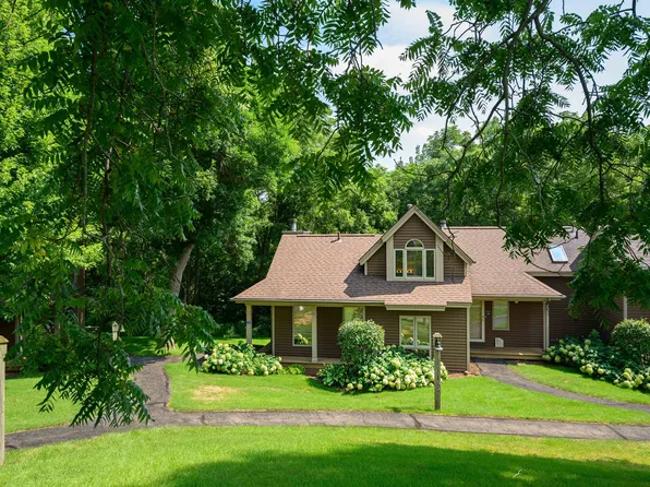 113 Walnut Hill Dr, Galena, IL 61036