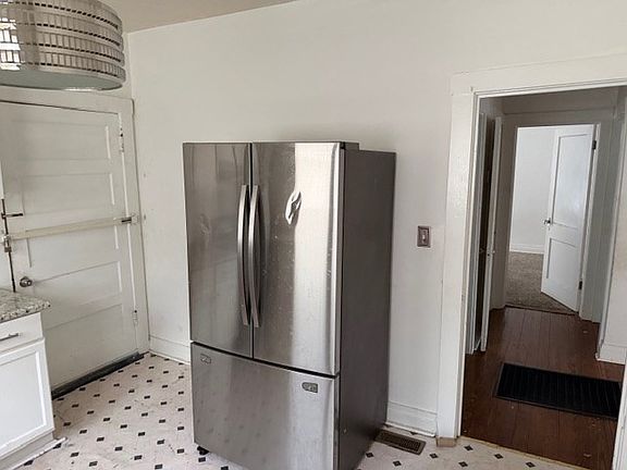 4th image of 2621 Lewis St