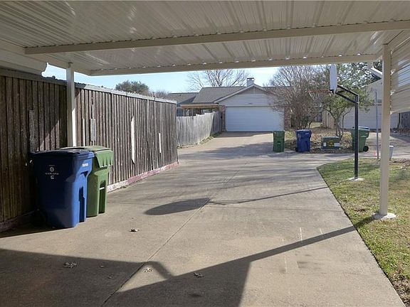 4th image of 2302 Jamaica Pl