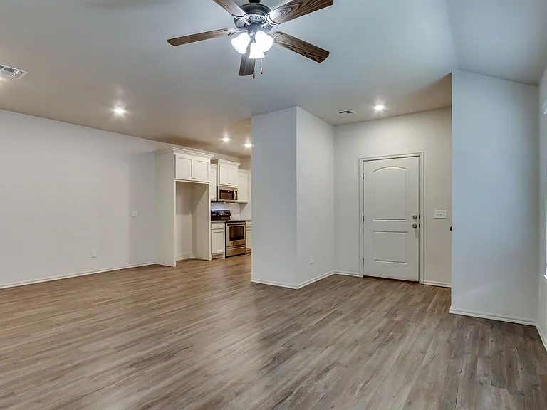 412 Chalk Hill Ct — Photo 10