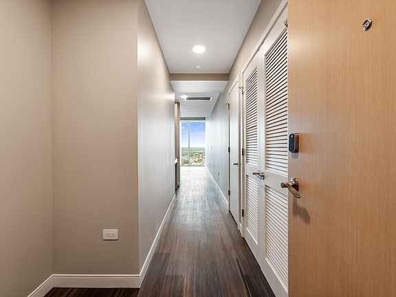 5th image of 805 Church St APT 2613