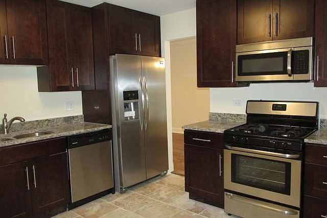 1st image of 22930 Lakeshore Dr