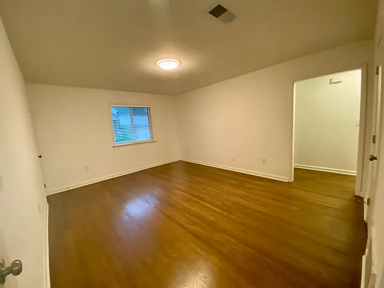 Oak Pointe Apartments — Photo 25