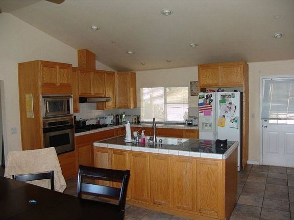 5th image of 12660 New Ave