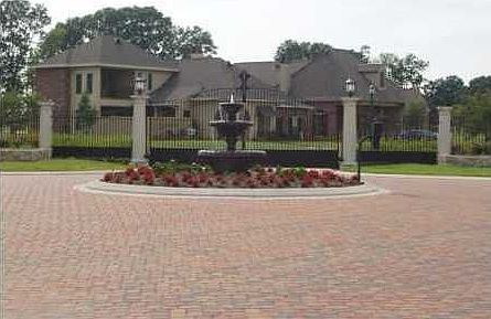 2nd image of 208 N Montauban Dr