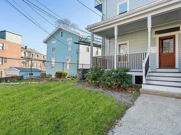 16 Hawthorne St #1 — Photo 18