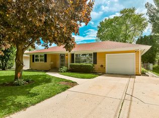 1015 Brookfield Rd, Rockford, IL 61107