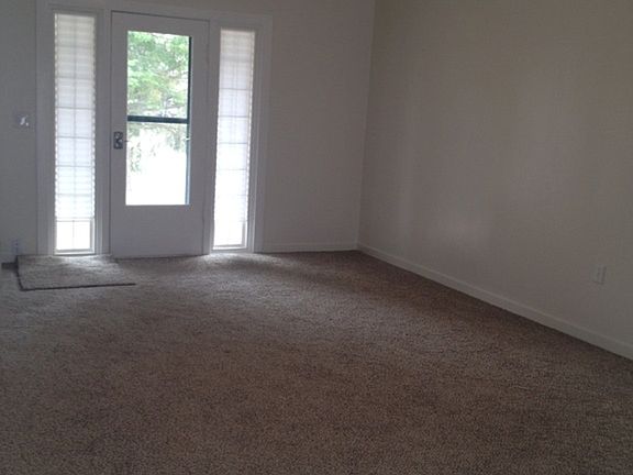 3rd image of 406 SE Brace St