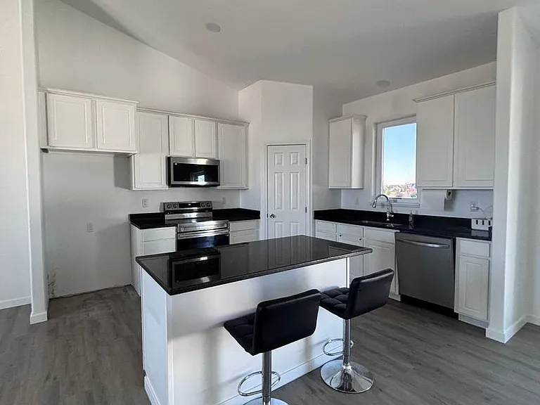 10 Mulberry Loop NE — Photo 3