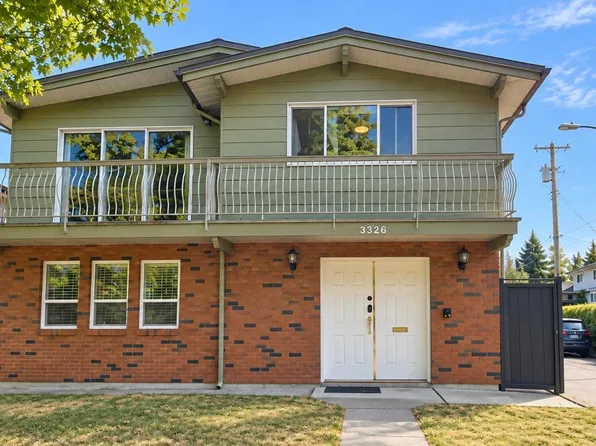 3326 Slocan St, Vancouver, BC V5M 3E5