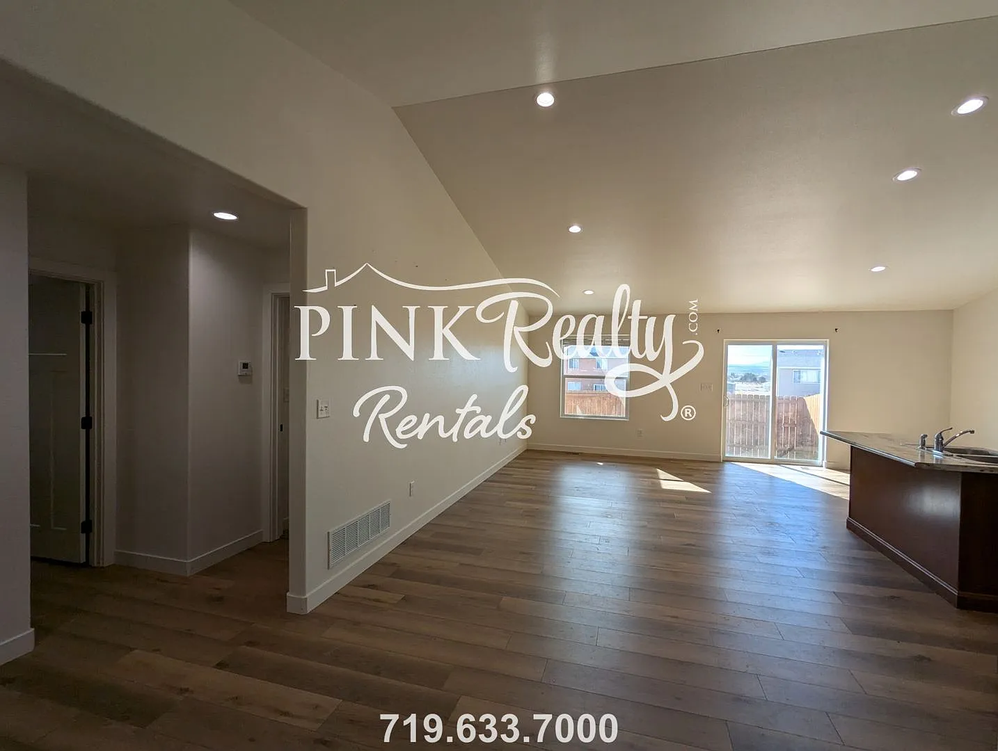 Cozy 3 -Bedroom in Pueblo West! — Photo 4