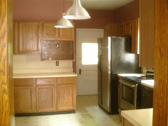 Kitchen updated with stainless steal appliances