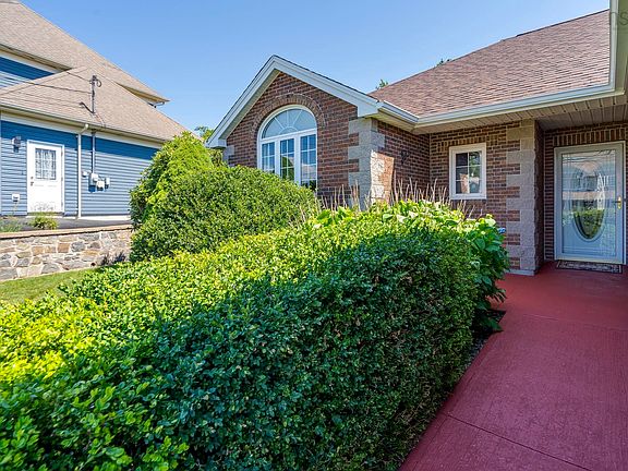 3rd image of 58 Longard Dr