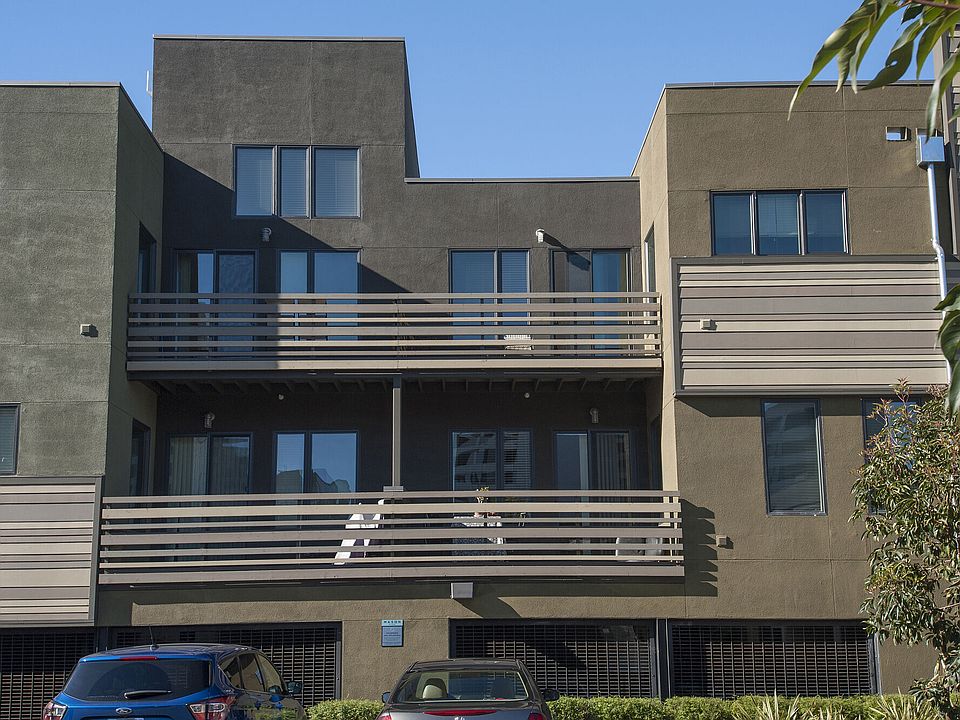 Building Photo 5