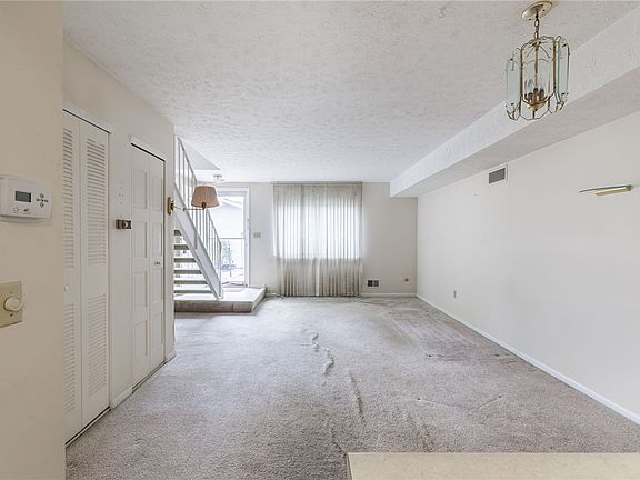 5th image of 734 Eastbrooke Ln