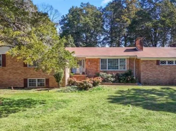 8511 Valley View Dr SE, Huntsville, AL 35802
