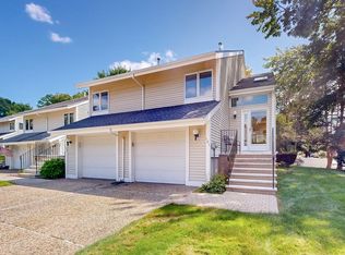 101 Centre Ln #101, Walpole, MA 02081