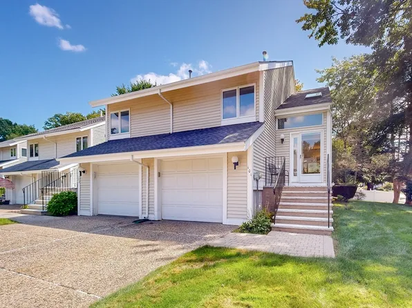 101 Centre Ln #101, Walpole, MA 02081
