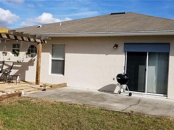 3rd image of 12927 Parkington Dr