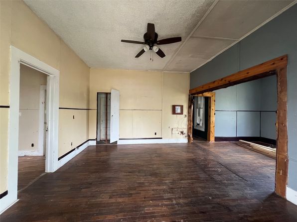 349 Fitzhugh Ave, Paris, TX 75460