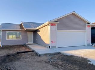 2205 E 36th St, Kearney, NE 68847