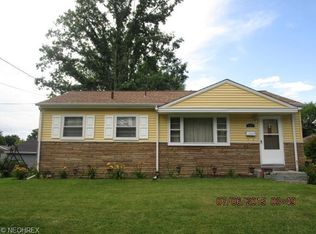 620 Moore St, Hubbard, OH 44425