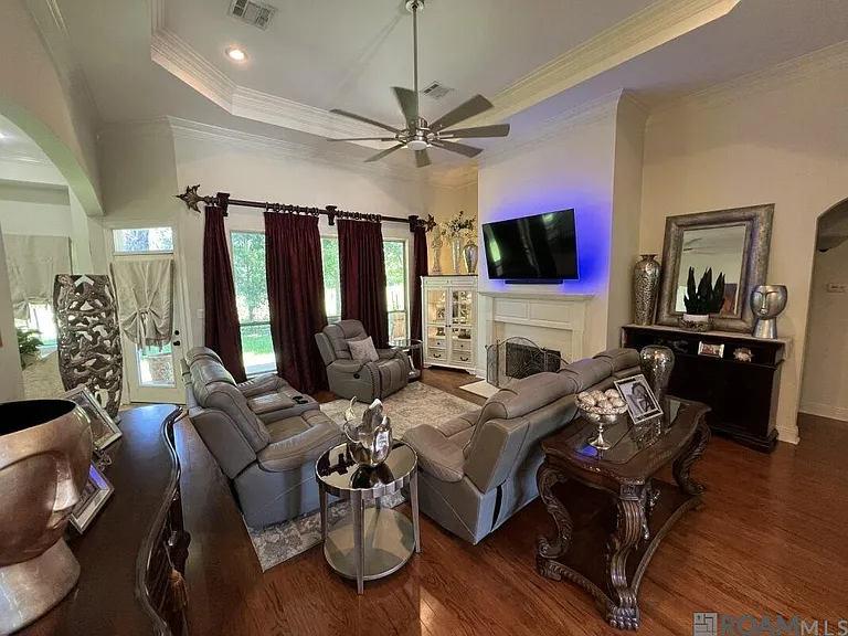 2913 Country Lake Dr — Photo 8