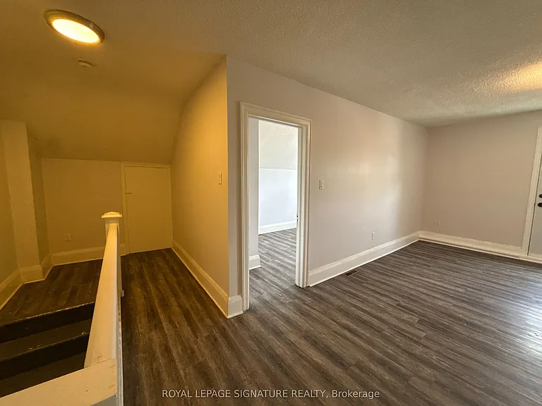 81 Coulter Ave — Photo 5