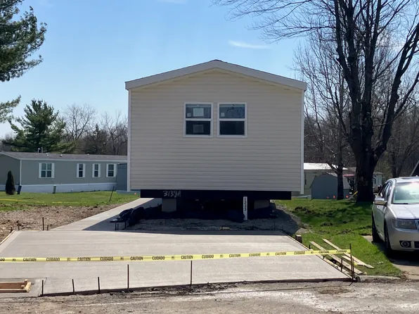 1233 N Park Ln #1233, Brookfield, OH 44403