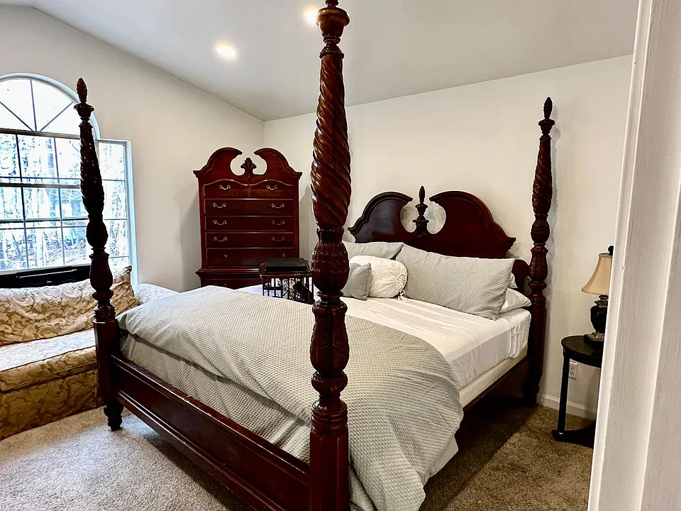 6488 Rebecca Lou Ln