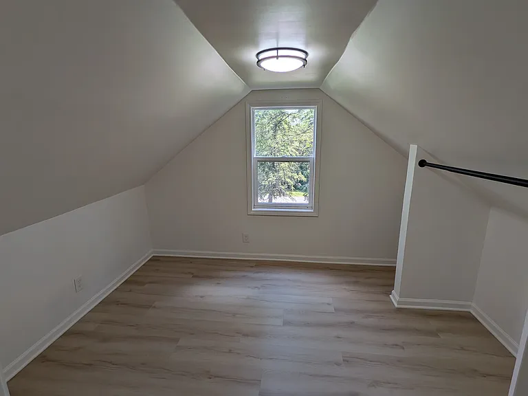 58 Wheelock Pkwy E — Photo 9