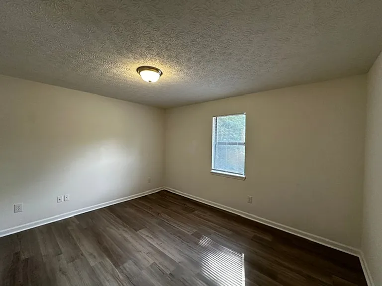 110/112 Michele Dr — Photo 4