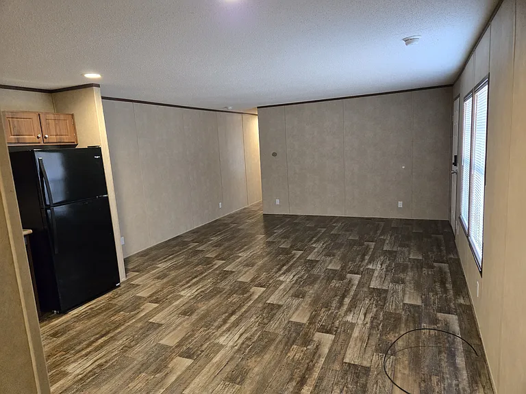 132 Gregory Dr — Photo 2