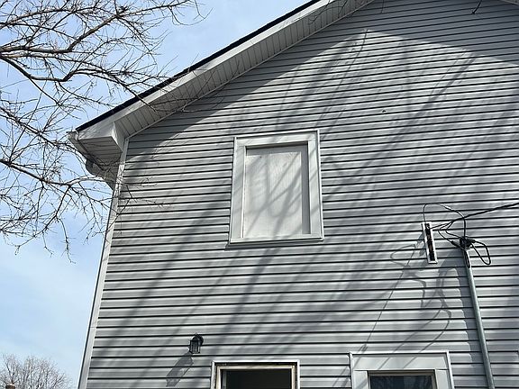 3rd image of 412 N Oakland Ave