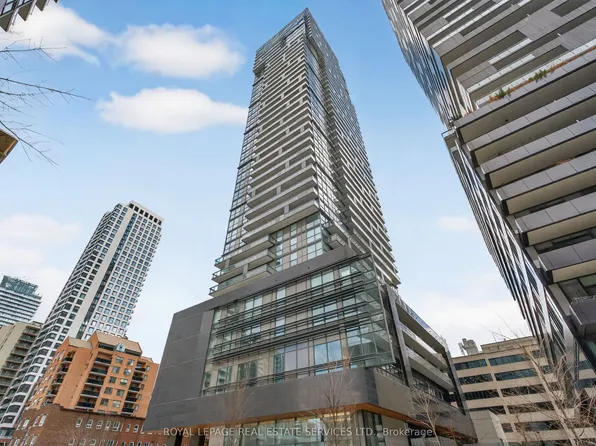 39 Roehampton Ave, Toronto, ON