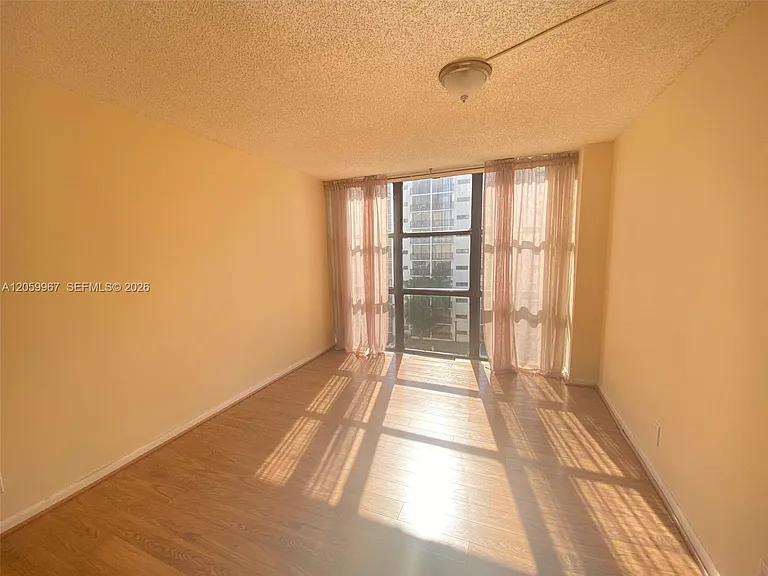 16919 N Bay Rd #620 — Photo 15