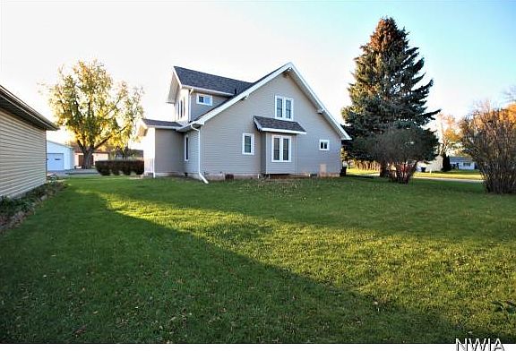 3rd image of 1122 Whitcher Ave