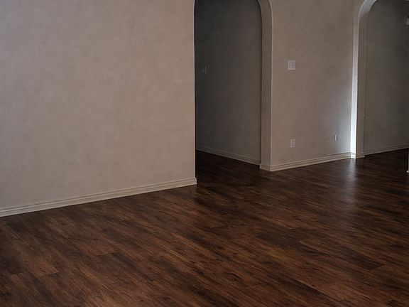 4th image of 901 Whitney Dr