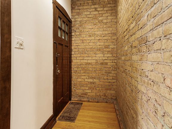 2nd image of 1336 W Albion Ave #3E