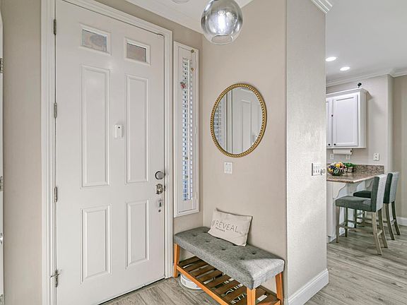 5th image of 1 Larisa Oaks Pl