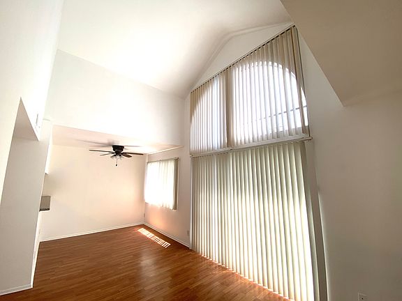 Vaulted 16- foot Ceilings